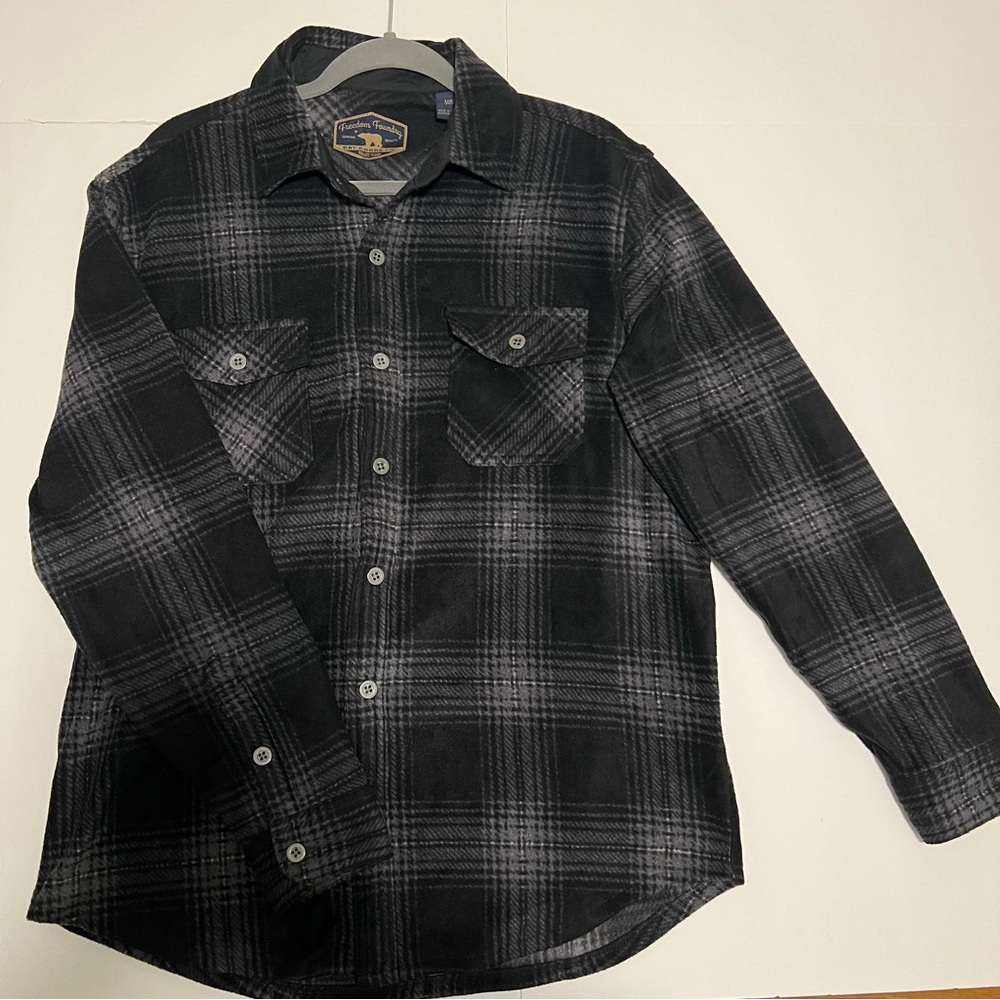 Freedom Foundry Men’s Medium Flannel Shirt Black Plaid Soft Polyester